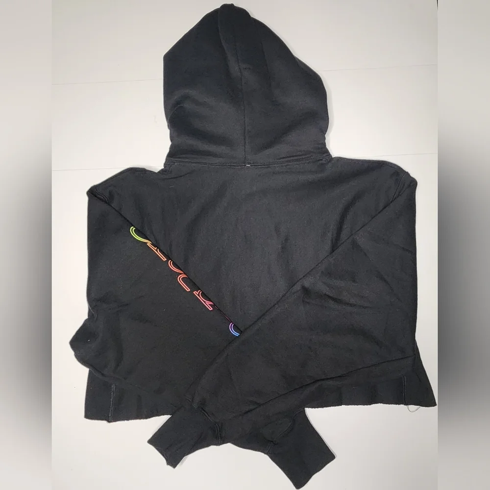 NWT- Champion Reverse Weave Cropped Hoodie in Size Medium #252 - Picture 2 of 3